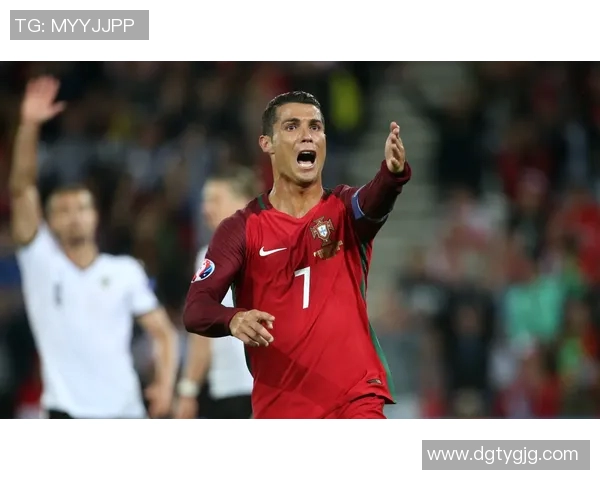 号称野兽的足球明星如何在绿茵场上展现无与伦比的力量与技巧