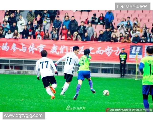 守卫是谁足球明星揭秘他们在赛场上的传奇表现与背后的故事