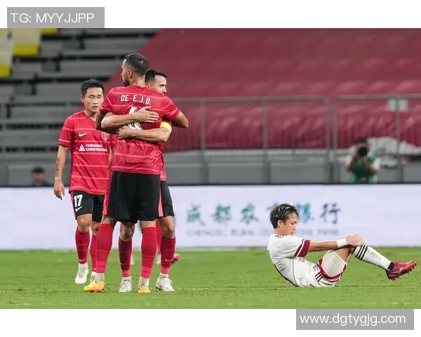 成都足球明星啦啦队队员展现青春活力与激情魅力的精彩瞬间 成都足球明星啦啦队队员展现青春活力与激情魅力的精彩瞬间