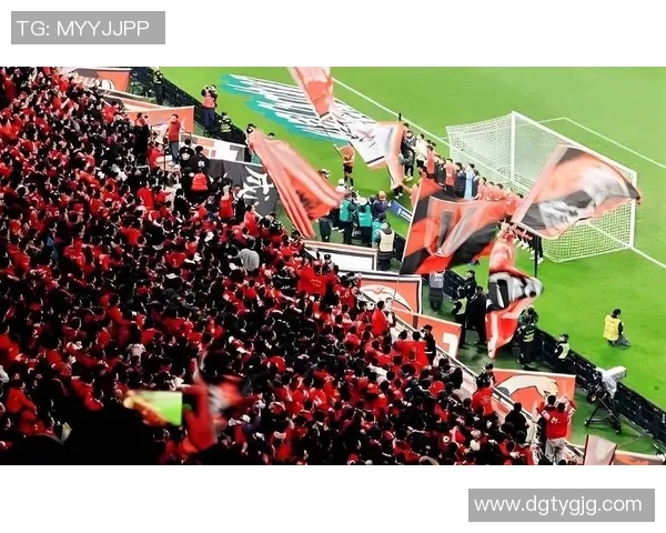 中国足球明星直播盛宴精彩纷呈球迷互动热情高涨尽享足球魅力 中国足球明星直播盛宴精彩纷呈球迷互动热情高涨尽享足球魅力