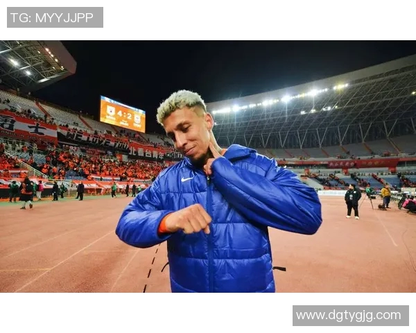 足球明星们的帅气瞬间合集视频展现他们的风采与魅力