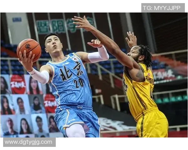 北京首钢与福建豹激战正酣谁将赢得这场篮球巅峰对决的胜利